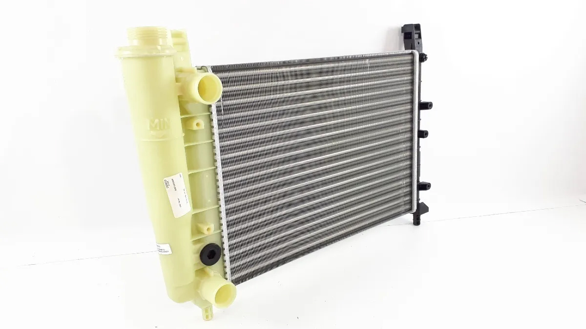 Radiadores Uno Fire / Fiorino 2004-2012 1.0 1.3 Mpi 8 V con Deposito 441X322X28 Aletado