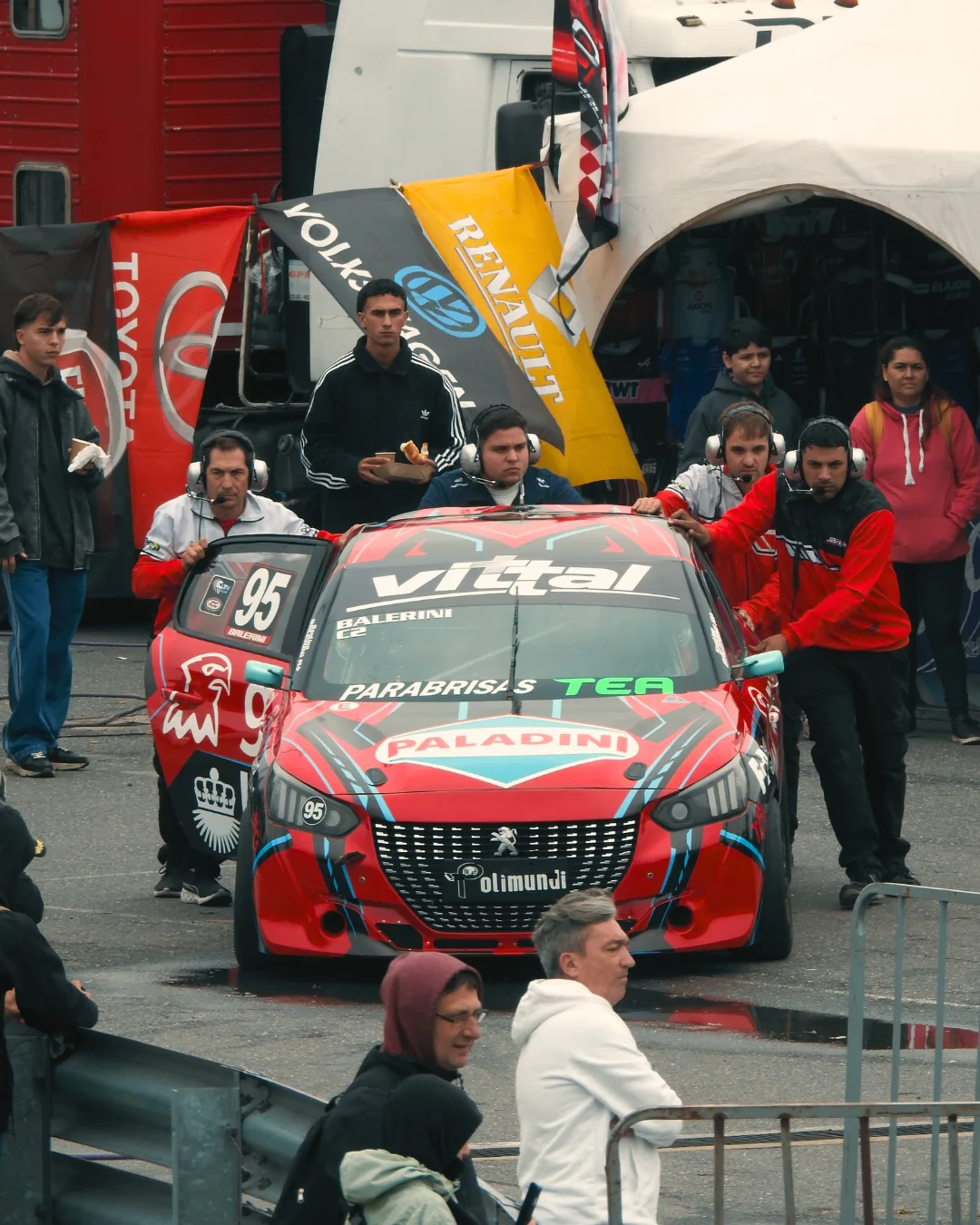 TEA Parabrisas en boxes del autódromo de Rosario