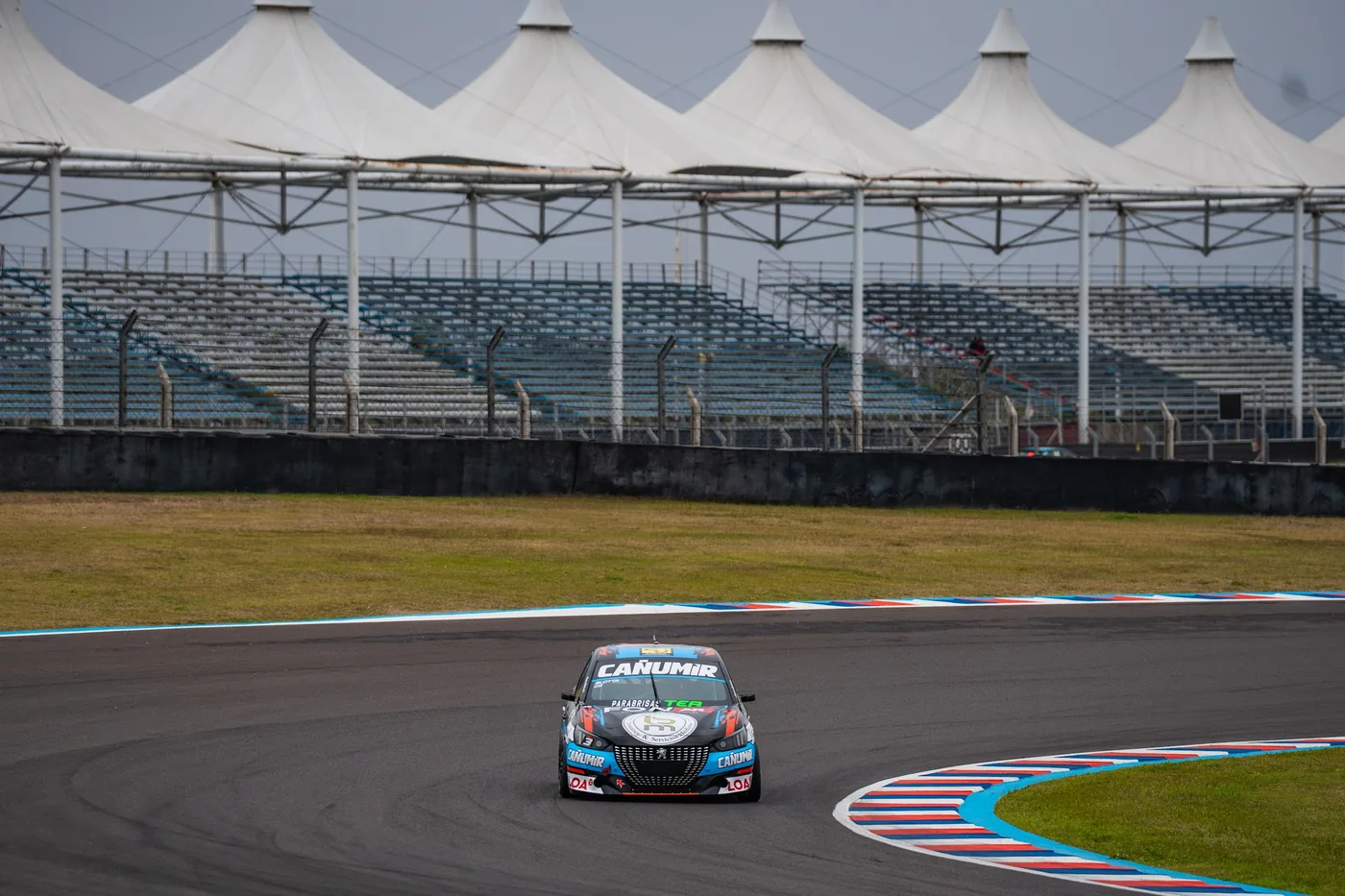 TEA Parabrisas en pista del Turismo Nacional