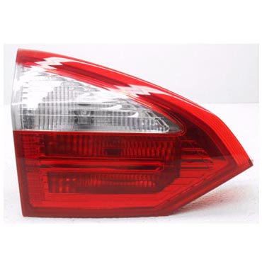 Faro Trasero Izquierdo Ford Fiesta Kinetic 2014 en adelante 4 Ptas Interior