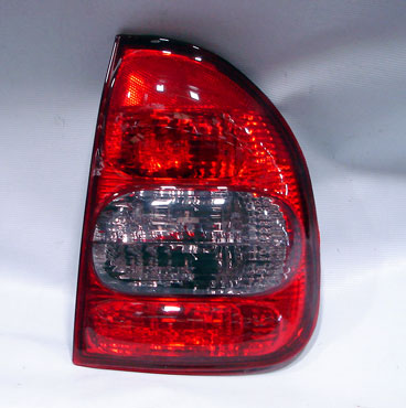 Faro Trasero Izquierdo Chevrolet Corsa Classic 2000 en adelante 4 Ptas