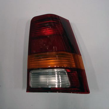 Faro Trasero Derecho Kadett Tricolor