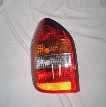 Faro Trasero Izquierdo Chevrolet Zafira 2003 a 2004 Tricolor