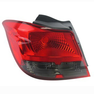Faro Trasero Izquierdo Chevrolet Onix 2013 en adelante 5 Ptas Fume
