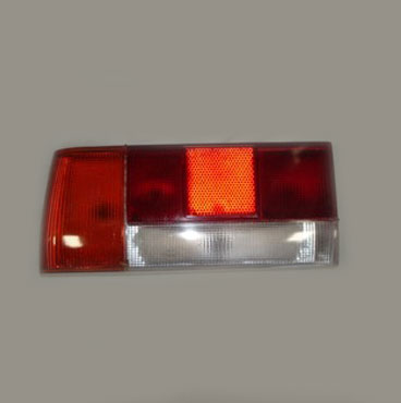 Faro Trasero Izquierdo Peugeot 505 1981 a 1985