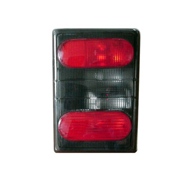 Faro Trasero Derecho Renault Trafic 1997 en adelante