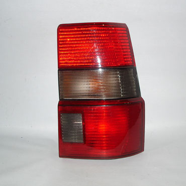 Faro Trasero Derecho Volkswagen Quantum Fume