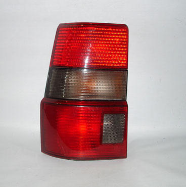 Faro Trasero Izquierdo Volkswagen Quantum Fume