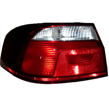 Faro Trasero Derecho Volkswagen Voyage 2013 en adelante Exterior