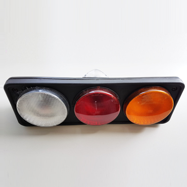 Faro Trasero Triple Red Cris/Roj/Amb C/Vent AP-933CV