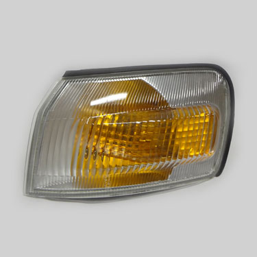Faro Principal Derecho Toyota Corolla 1995 a 1997 Blanco