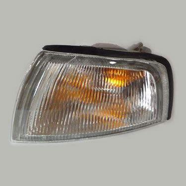 Faro Principal Izquierdo Mitsubishi Colt 1996 a 1998