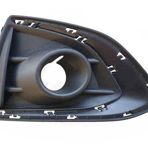 03-028-104.jpg Grilla lateral de paragolpe para Chevrolet Cruze desde 2020 4 puertas sin sensor izquierdo