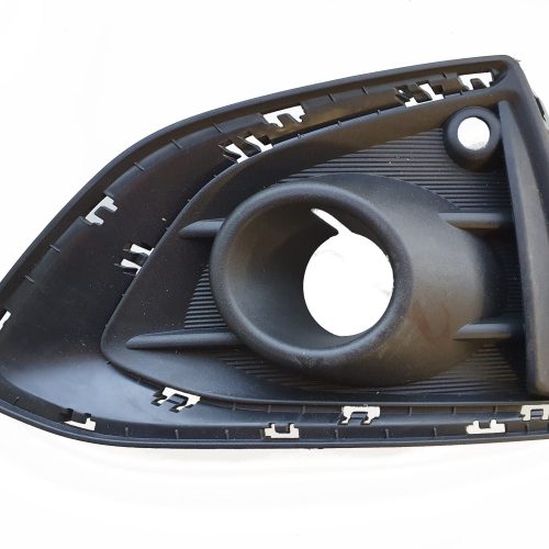 Grilla lateral de paragolpe para Chevrolet Cruze desde 2020 4 puertas para sensor derecho