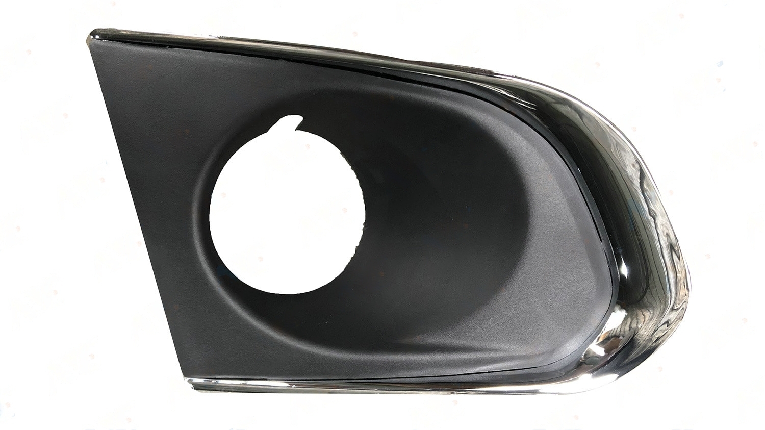 03-028-130.jpg Moldura de paragolpe para Chevrolet Tracker 2013/2016 con cromado derecho
