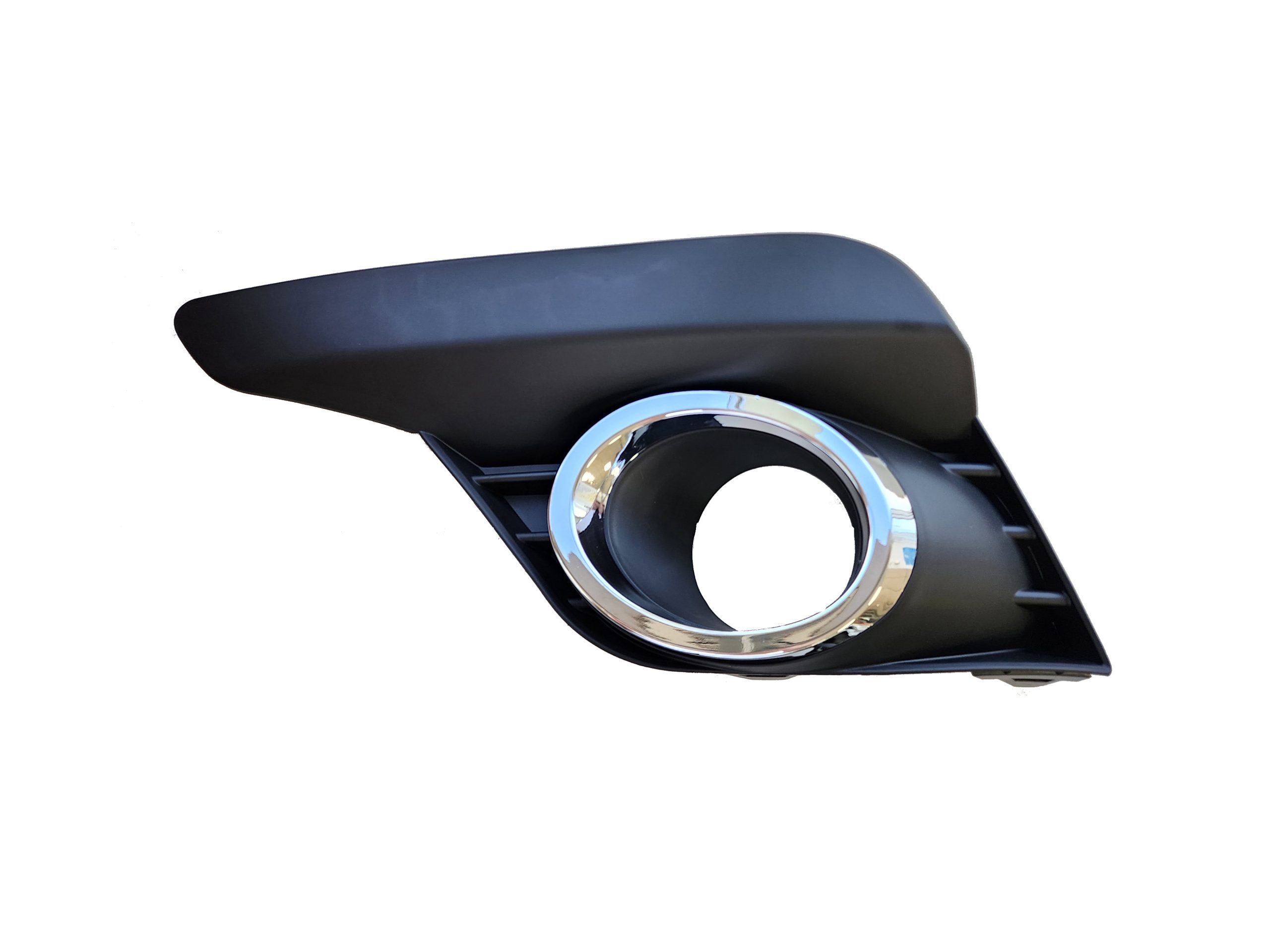 05-028-143.jpg Aro de faro auxiliar para Renault Logan / Sandero desde 2020 cromado izquierdo