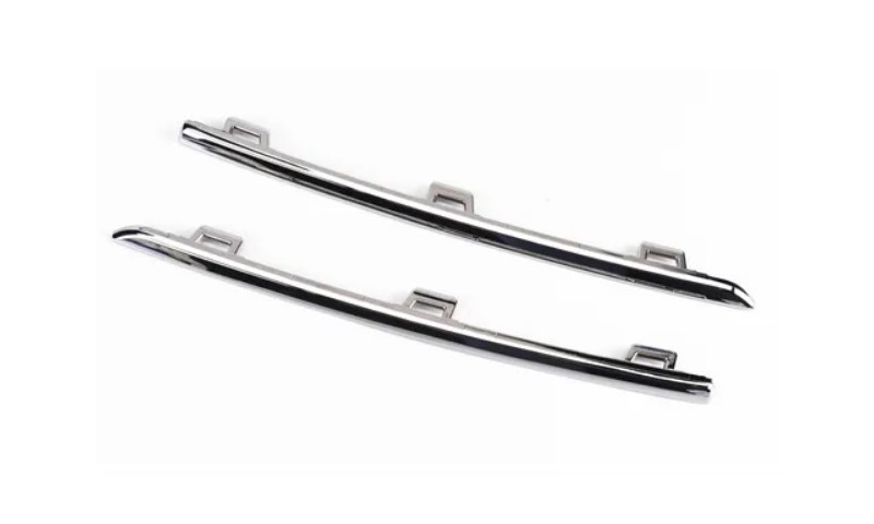 05-028-149.jpg Grilla superior para Renault Logan / Sandero desde 2020 cromado set