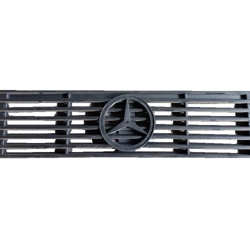 07-031-015.jpg Parrilla para Mercedes-Benz 710 plástica