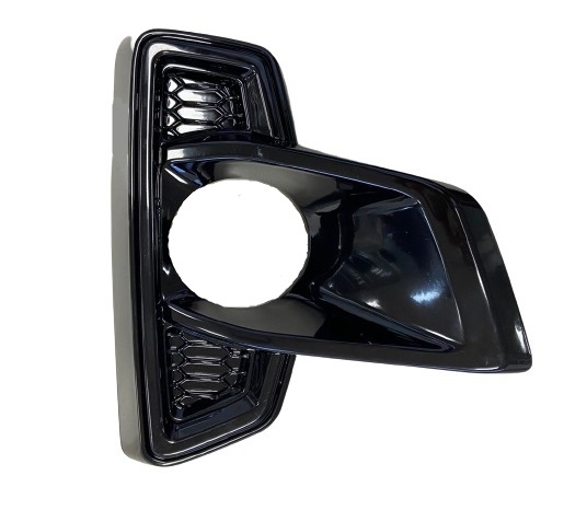 09-028-062.jpg Moldura de paragolpe para Toyota Hilux 2019/2021 con negro brillante derecho