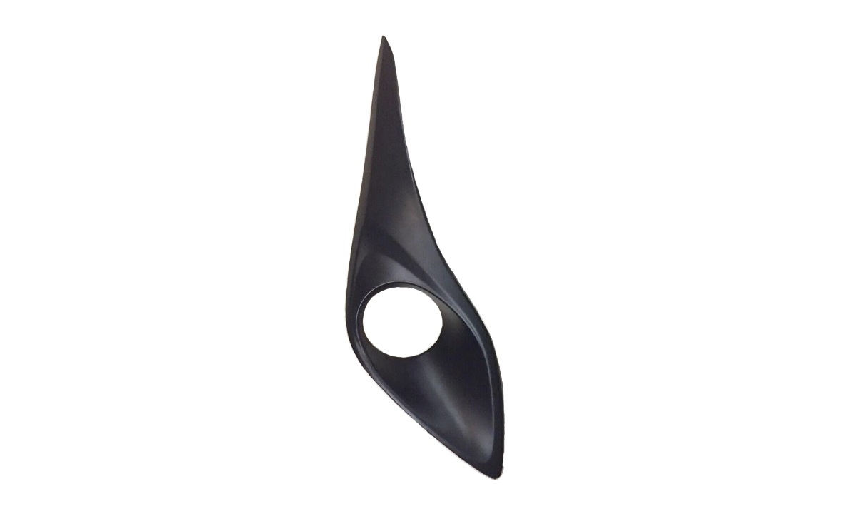 09-028-081.jpg Grilla lateral de paragolpe para Toyota Yaris 2018/2023 4 puertas para faro derecho