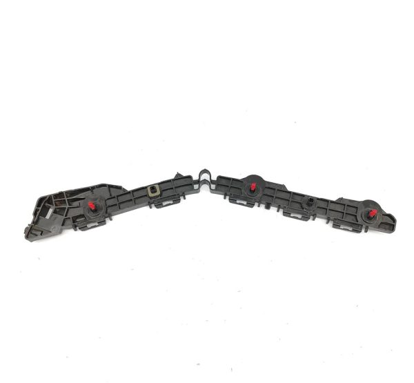 Soporte de paragolpes Toyota SW4 16/20 trasero izquierdo