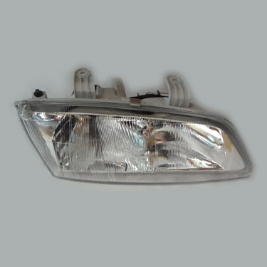 18-026-034.jpg Óptica para Nissan Primera 1996/1999 izquierda Man/Elect doble parábola