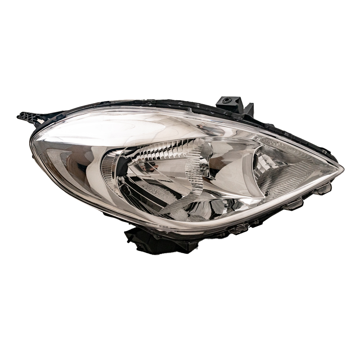 18-026-065.jpg Óptica para Nissan Versa 2013/2015 derecha