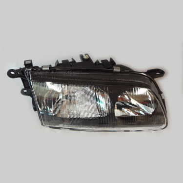 22-026-018.jpg Óptica para Mazda 626 1998/1999 izquierda fondo negro
